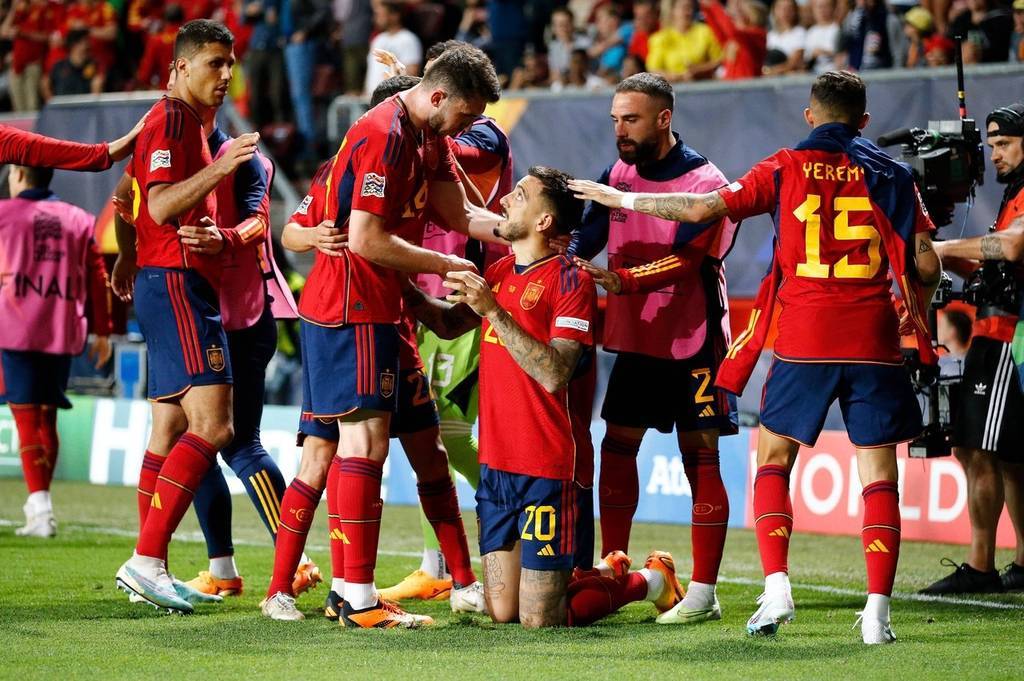 西班牙队观众热烈欢呼!,西亚卡姆迎来五赛季出色发挥全场沸腾不已 西班牙队观众热烈欢呼!,西亚卡姆迎来五赛季出色发挥全场沸腾不已