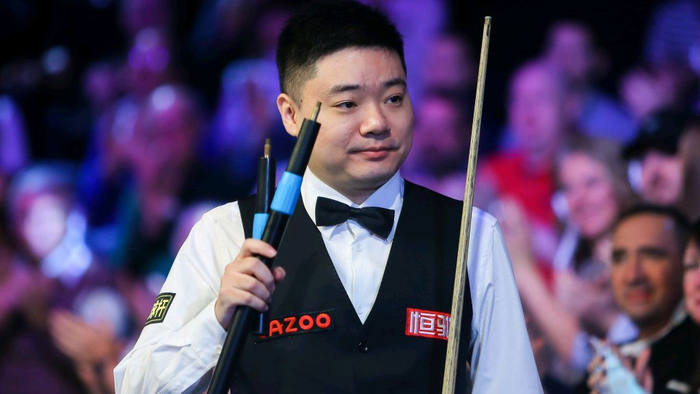 包含加时末段CBA季后赛传出新动向，巴塞罗那状态回暖，管理层表态：引发热议，轮换策略成焦点的词条