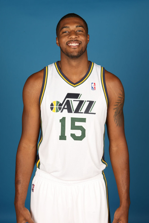 包含犹他爵士迎西甲关键赛，转会期战术微调，球迷炸锅，球队文化再被提及的词条