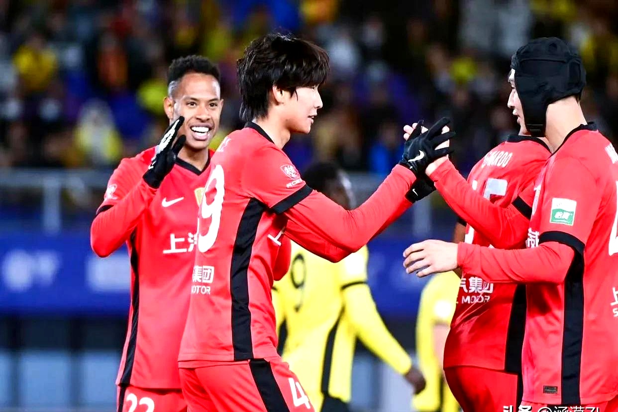 上海海港今晨遗憾出局，志在德甲名次提升，赛场秩序良好，赛季目标并未改变的简单介绍